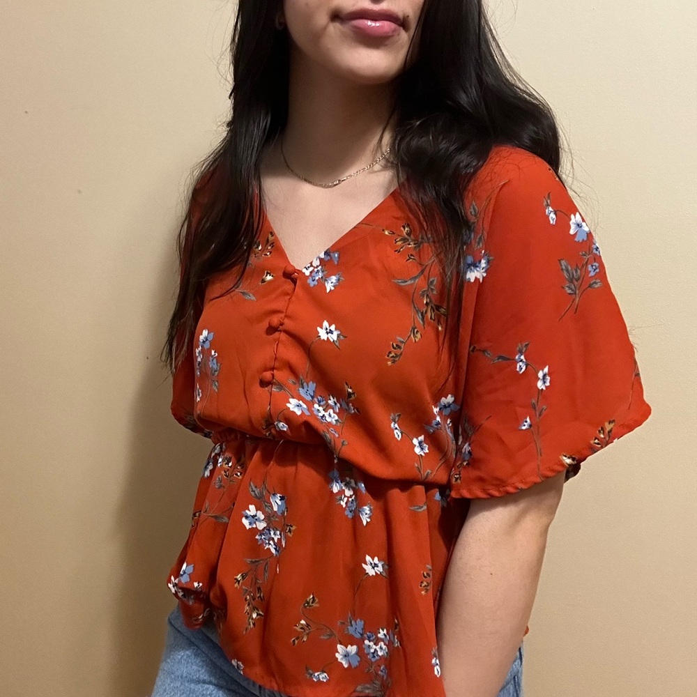 Size Xs floral blouse